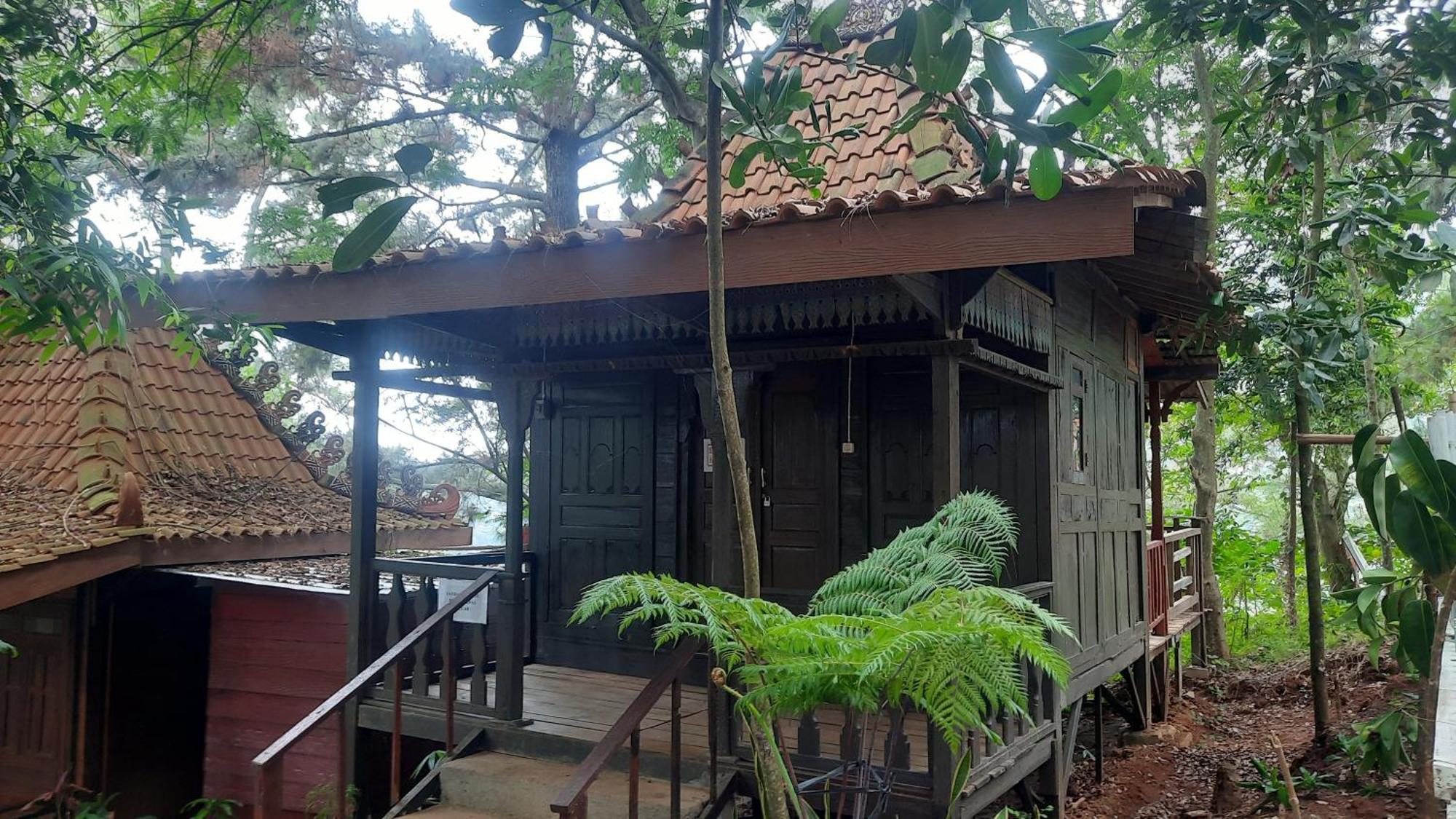 Pijar Resort Powered By Cocotel Kudus 外观 照片